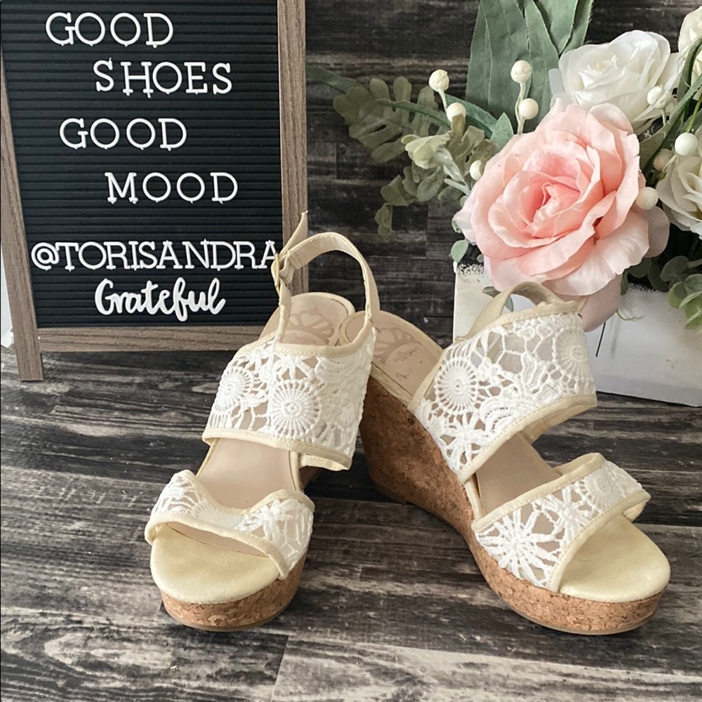 Fergalicious Cream and lace back strap sz 8 Espadrille Wedges
